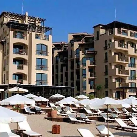 Апартхотел Oazis Vip Club 3*