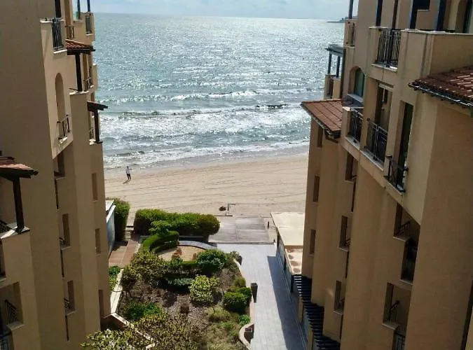 Oazis Vip Club Aparthotel Sunny Beach