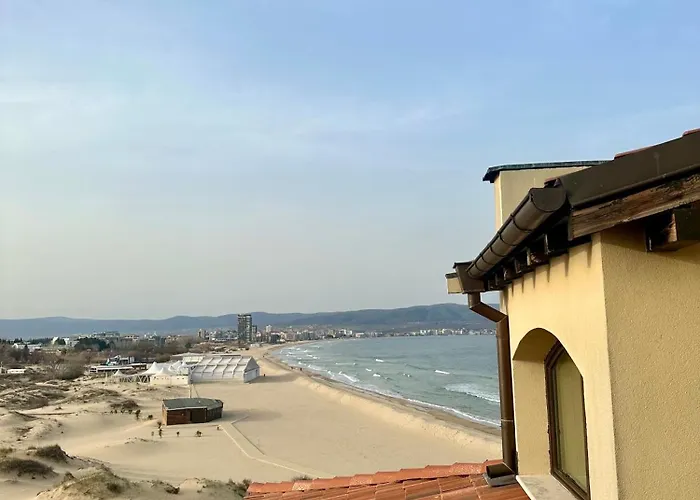 Oazis Vip Club Aparthotel 3*